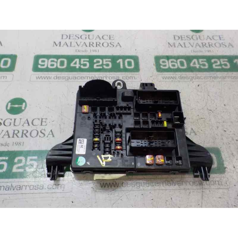 Recambio de caja reles / fusibles para opel insignia berlina 2.0 16v cdti referencia OEM IAM 13277321 1327732102 