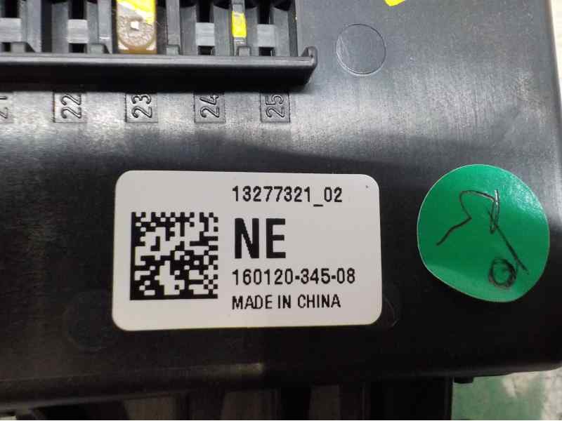 Recambio de caja reles / fusibles para opel insignia berlina 2.0 16v cdti referencia OEM IAM 13277321 1327732102 