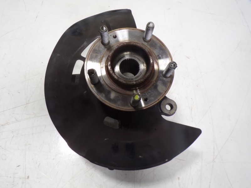 Recambio de mangueta delantera derecha para kia sportage 1.6 cat referencia OEM IAM 51716D7000  