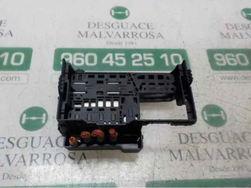 Recambio de caja reles / fusibles para opel insignia berlina 2.0 16v cdti referencia OEM IAM 13285113  