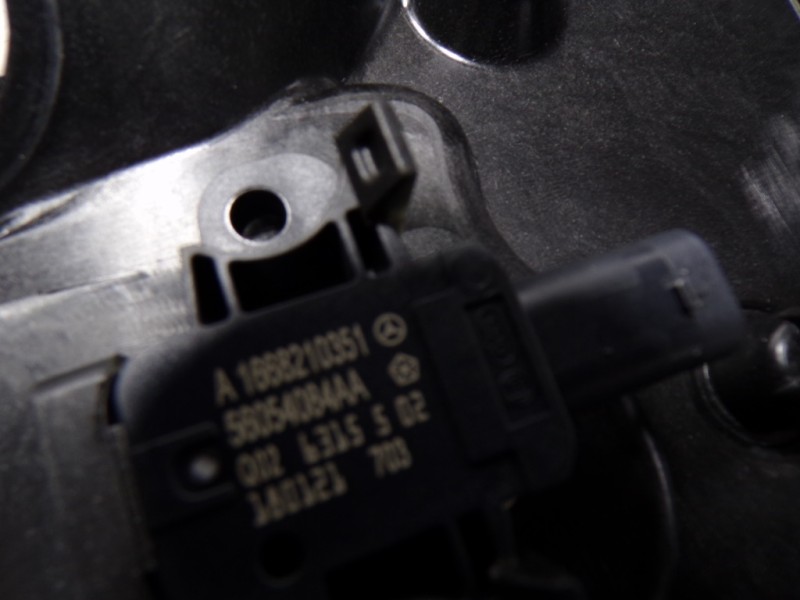 Recambio de elevalunas trasero derecho para infiniti q30 1.6 16v cat referencia OEM IAM 827205DM0A A165B210351 