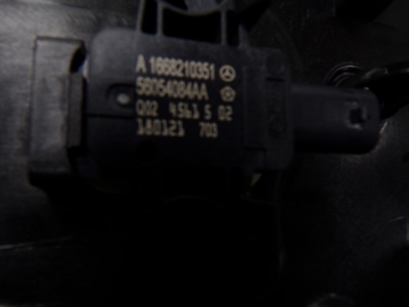 Recambio de elevalunas trasero izquierdo para infiniti q30 1.6 16v cat referencia OEM IAM 827215DM0A A165B210351 