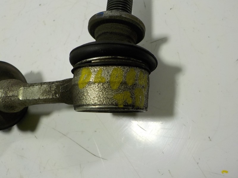 Recambio de tirante trasero derecho para toyota auris touring sports (e18) hybrid active referencia OEM IAM 4883005030  