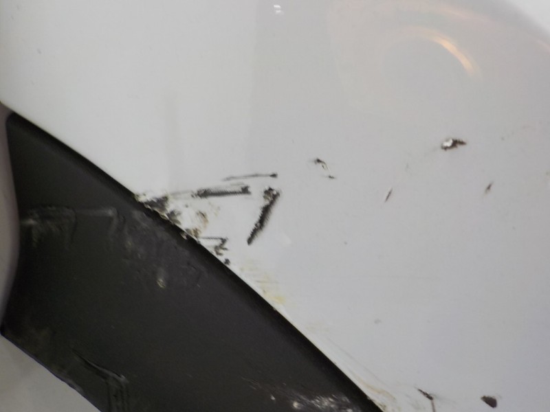 Recambio de paragolpes trasero para kia sportage 1.6 cat referencia OEM IAM 86640F1500  