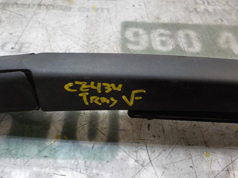 Recambio de brazo limpia trasero para peugeot 3008 1.6 hdi fap referencia OEM IAM   