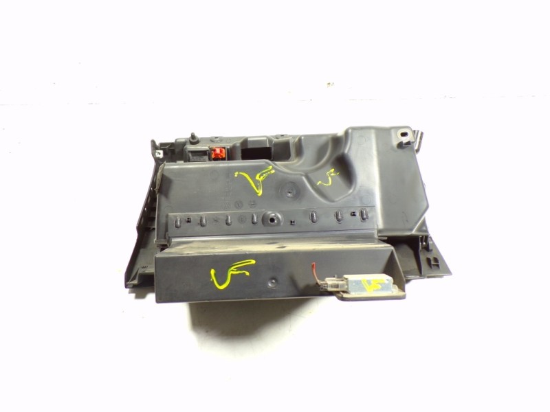 Recambio de guantera para volkswagen polo (6r1) 1.6 tdi dpf referencia OEM IAM 6R1857101L82V  