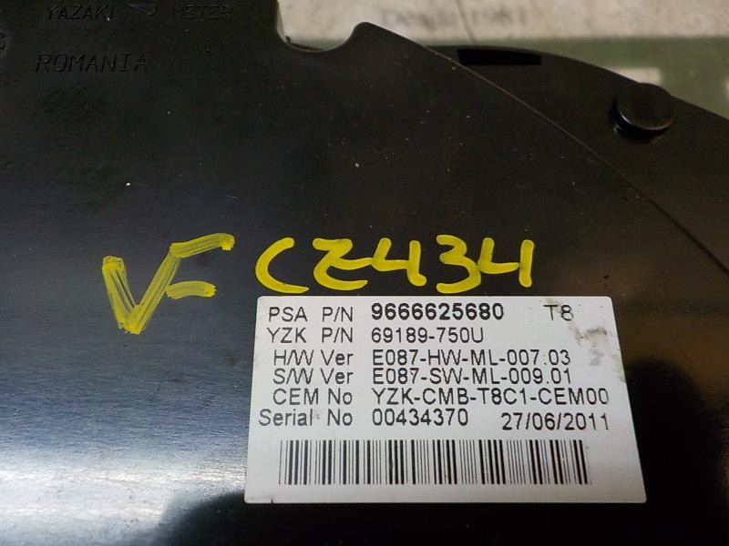 Recambio de cuadro instrumentos para peugeot 3008 1.6 hdi fap referencia OEM IAM   