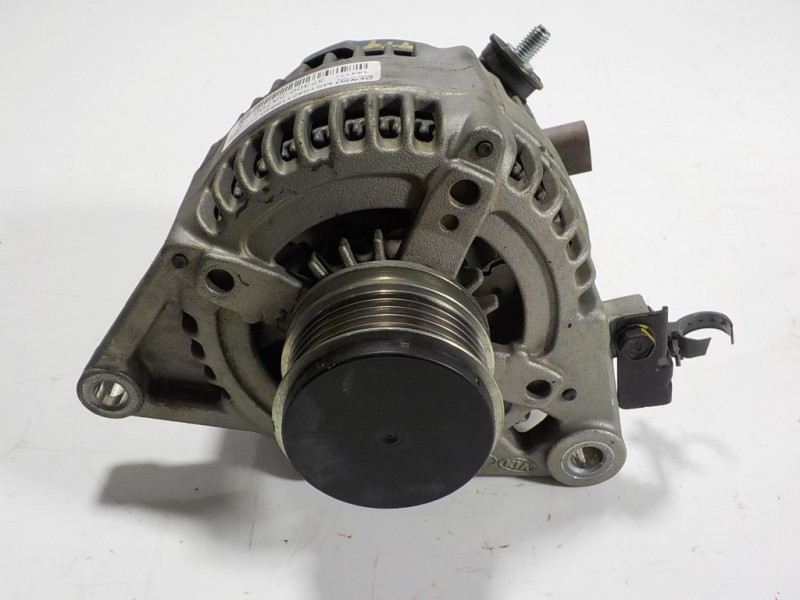Recambio de alternador para hyundai tucson 1.7 crdi cat referencia OEM IAM 373002A700 373002A700 