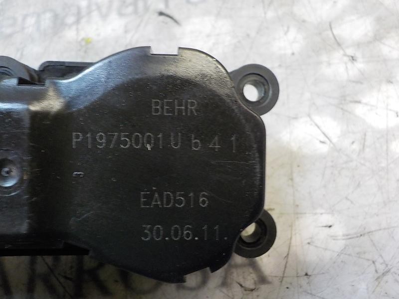 Recambio de motor apertura trampillas climatizador para peugeot 3008 1.6 hdi fap referencia OEM IAM   