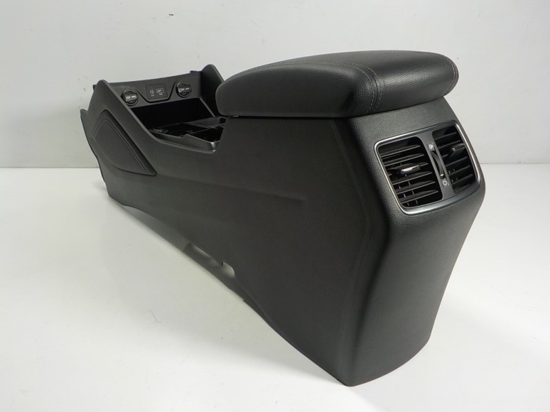 Recambio de apoyabrazos central para hyundai tucson 1.7 crdi cat referencia OEM IAM 84660D7000TRZ M84611D7000TRZ 