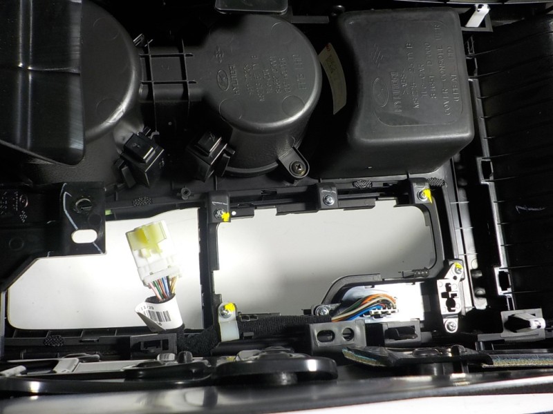 Recambio de apoyabrazos central para hyundai tucson 1.7 crdi cat referencia OEM IAM 84660D7000TRZ M84611D7000TRZ 