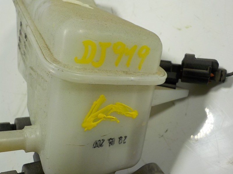 Recambio de bomba freno para hyundai tucson 1.7 crdi cat referencia OEM IAM 58510D7100  