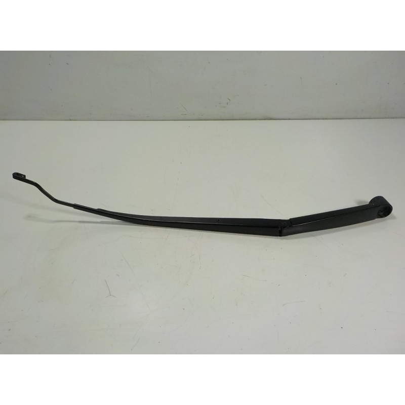 Recambio de brazo limpia delantero derecho para hyundai tucson 1.7 crdi cat referencia OEM IAM 98321D3000  