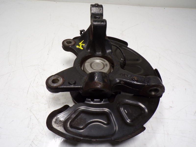 Recambio de mangueta delantera izquierda para mercedes-benz vito kasten 2.1 cdi cat referencia OEM IAM   