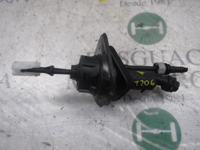 Recambio de bomba embrague para volvo v50 familiar 1.6 d kinetic referencia OEM IAM 31367403  