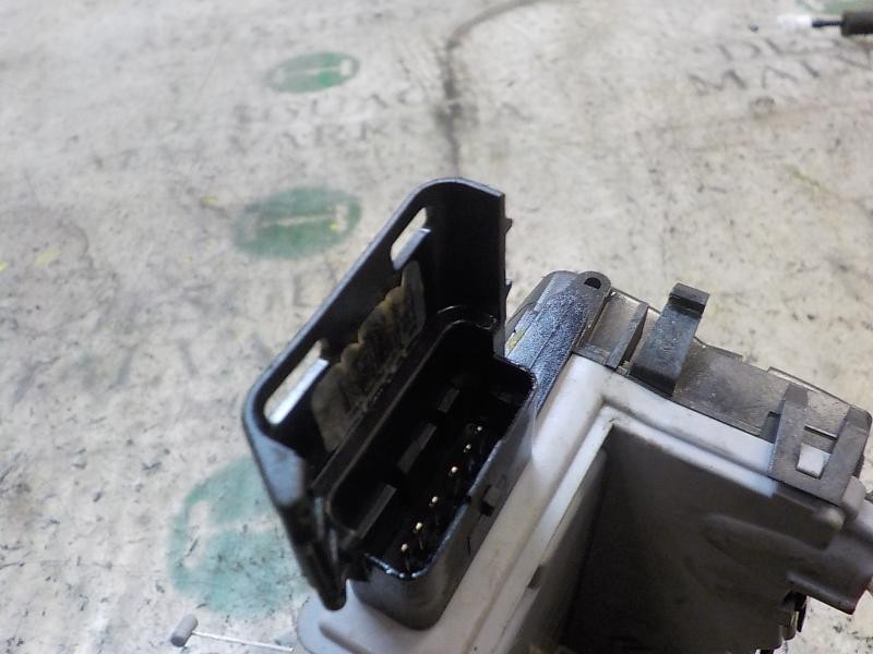 Recambio de cerradura puerta trasera derecha para citroën c3 1.6 16v hdi referencia OEM IAM 9138AF  