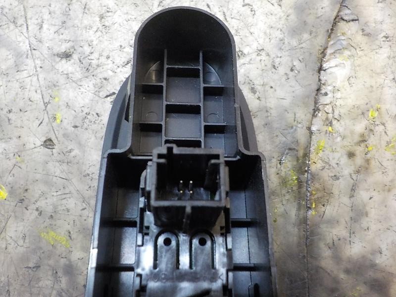 Recambio de mando elevalunas delantero derecho para citroën c3 1.6 16v hdi referencia OEM IAM 6490CG  