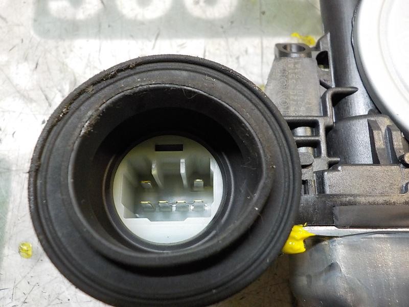 Recambio de elevalunas trasero derecho para toyota rav 4 2.0 d-4d cat referencia OEM IAM 6980342050  