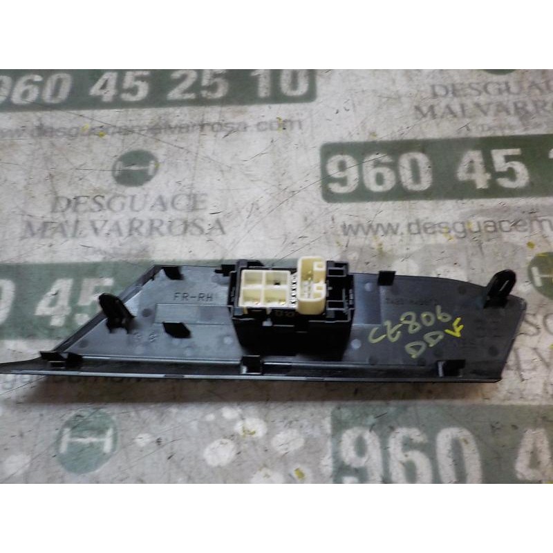 Recambio de mando elevalunas delantero derecho para toyota rav 4 2.0 d-4d cat referencia OEM IAM 8481052030  