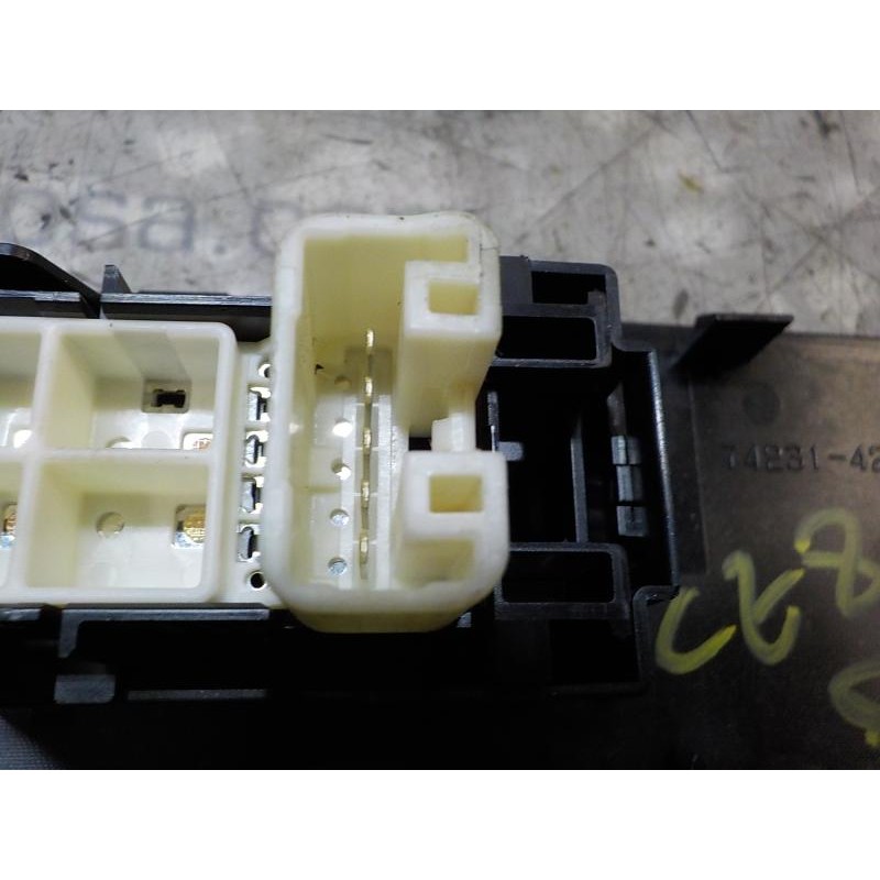 Recambio de mando elevalunas delantero derecho para toyota rav 4 2.0 d-4d cat referencia OEM IAM 8481052030  