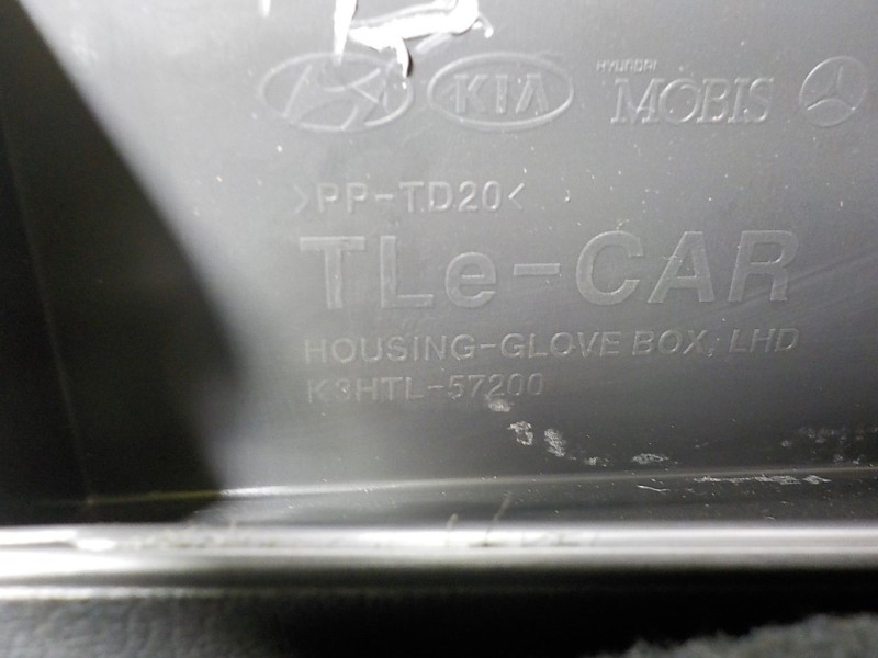 Recambio de guantera para hyundai tucson 1.7 crdi cat referencia OEM IAM 84510D7100TRY K3HTL57200 