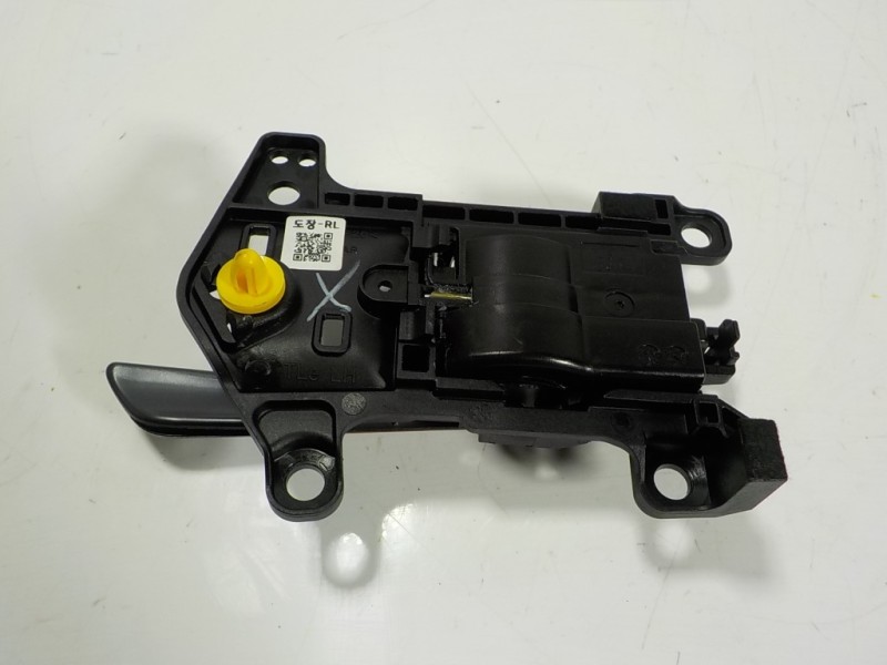 Recambio de maneta interior trasera izquierda para hyundai tucson 1.7 crdi cat referencia OEM IAM 83610D7000PST  