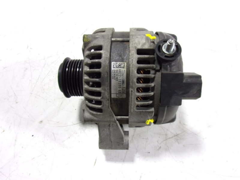 Recambio de alternador para land rover discovery 4 tdv6 se referencia OEM IAM LR013847 AH2210300AD 