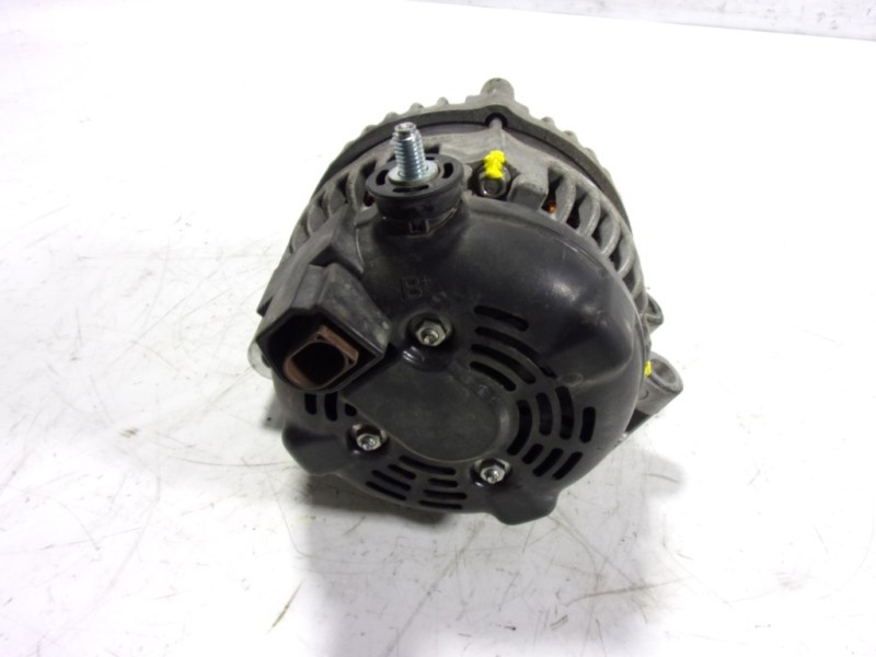 Recambio de alternador para land rover discovery 4 tdv6 se referencia OEM IAM LR013847 AH2210300AD 