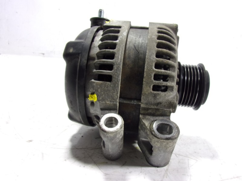 Recambio de alternador para land rover discovery 4 tdv6 se referencia OEM IAM LR013847 AH2210300AD 