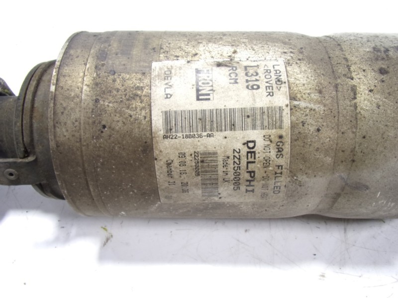Recambio de amortiguador delantero izquierdo para land rover discovery 4 tdv6 se referencia OEM IAM LR011932 AH2218B036AA 