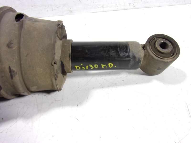 Recambio de amortiguador trasero derecho para land rover discovery 4 tdv6 se referencia OEM IAM LR014195  
