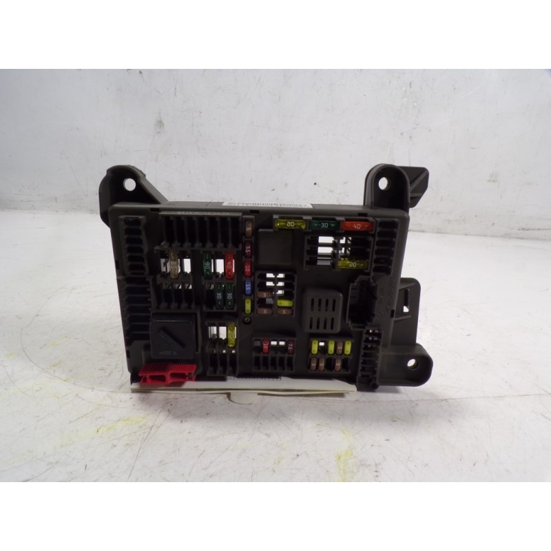 Recambio de caja reles / fusibles para bmw x5 (e70) 3.0 turbodiesel cat referencia OEM IAM 61146931687  518954020A