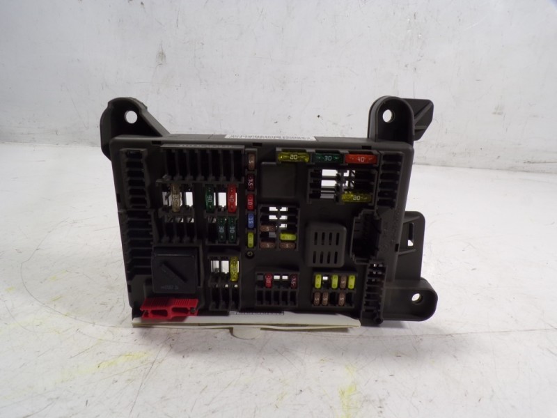 Recambio de caja reles / fusibles para bmw x5 (e70) 3.0 turbodiesel cat referencia OEM IAM 61146931687  518954020A