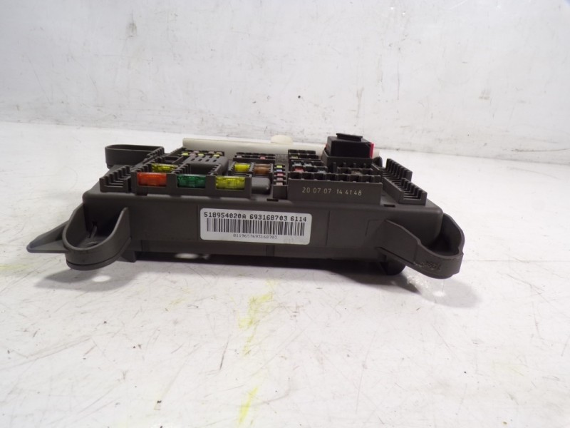 Recambio de caja reles / fusibles para bmw x5 (e70) 3.0 turbodiesel cat referencia OEM IAM 61146931687  518954020A