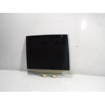 CRISTAL PUERTA TRASERO DERECHO 823006763R 