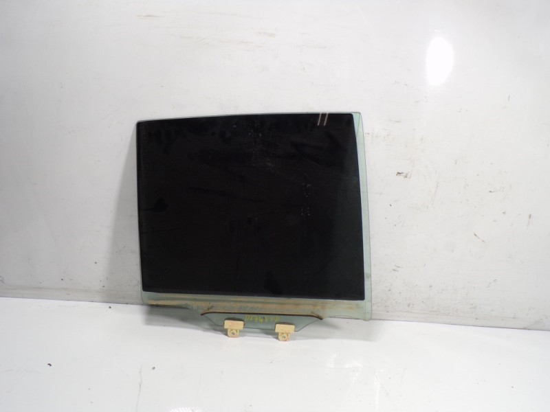 Recambio de cristal puerta trasero derecho para renault koleos 2.0 dci diesel fap referencia OEM IAM 823006763R  