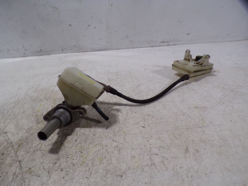 Recambio de bomba freno para peugeot 3008 1.6 blue-hdi fap referencia OEM IAM 4601T1  