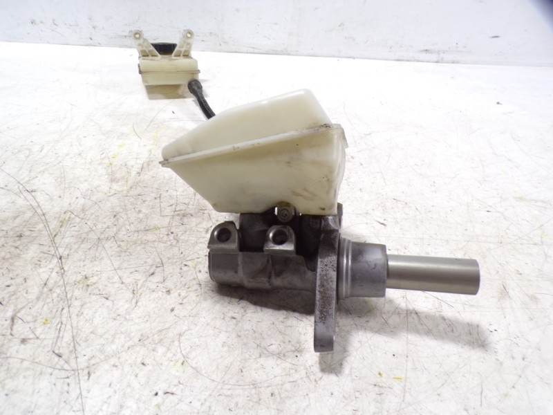 Recambio de bomba freno para peugeot 3008 1.6 blue-hdi fap referencia OEM IAM 4601T1  