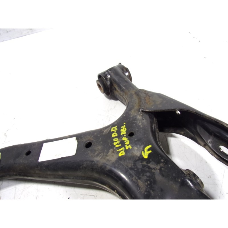 Recambio de brazo suspension inferior delantero derecho para land rover discovery 4 tdv6 se referencia OEM IAM LR014136  