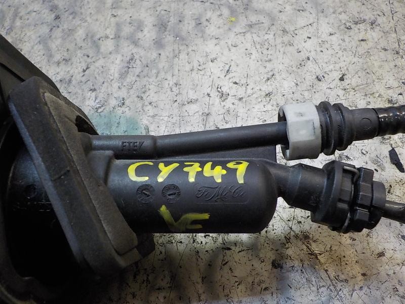 Recambio de bomba embrague para ford focus lim. (cb4) 1.6 tdci cat referencia OEM IAM 1863548  