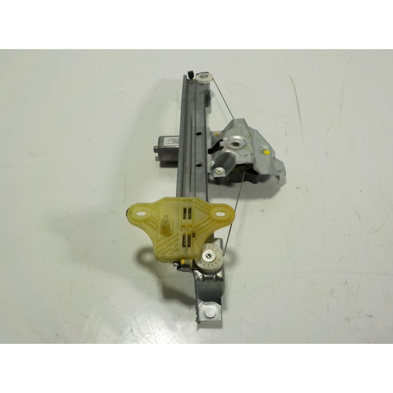 Recambio de elevalunas trasero derecho para renault captur 1.2 tce energy referencia OEM IAM 827009380R 12800147101D 9030352B