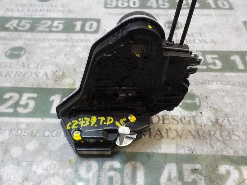 Recambio de cerradura puerta trasera derecha para toyota aygo 1.0 cat referencia OEM IAM 6905002390  