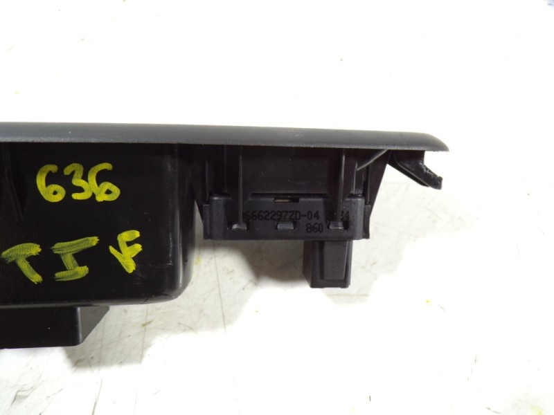 Recambio de mando elevalunas trasero izquierdo para peugeot 3008 1.6 blue-hdi fap referencia OEM IAM 6490RK 6662297ZD04 