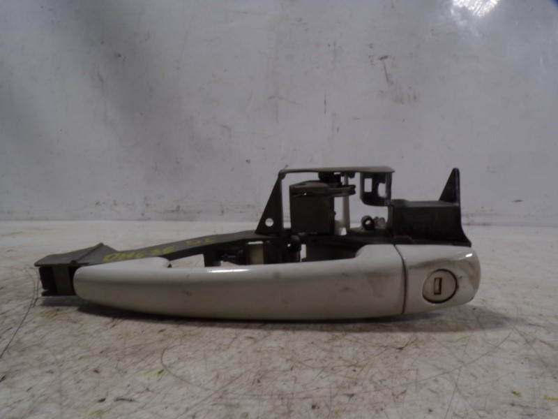 Recambio de maneta exterior delantera izquierda para peugeot 3008 1.6 blue-hdi fap referencia OEM IAM 9101KJ  