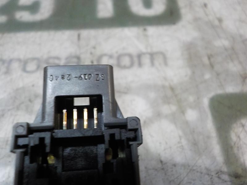 Recambio de warning para toyota aygo 1.0 cat referencia OEM IAM 843320H020  