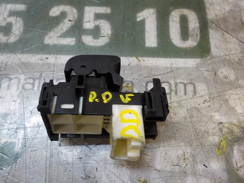 Recambio de mando elevalunas delantero derecho para toyota aygo 1.0 cat referencia OEM IAM 848100D030  