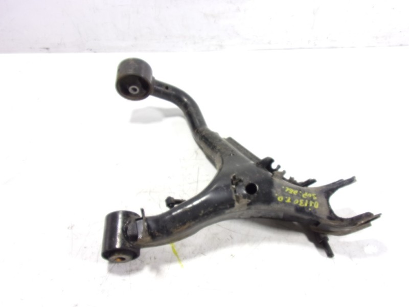 Recambio de brazo suspension superior trasero derecho para land rover discovery 4 tdv6 se referencia OEM IAM LR010523  