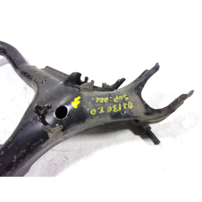 Recambio de brazo suspension superior trasero derecho para land rover discovery 4 tdv6 se referencia OEM IAM LR010523  