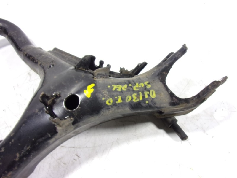 Recambio de brazo suspension superior trasero derecho para land rover discovery 4 tdv6 se referencia OEM IAM LR010523  