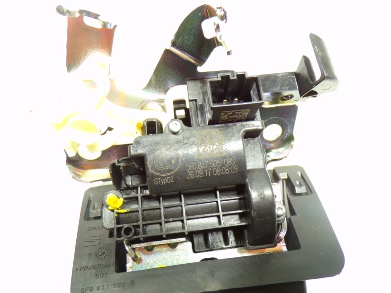 Recambio de cerradura maletero / porton para seat arona 1.0 tsi referencia OEM IAM 5F0827505 5F082750508S 